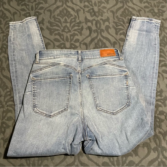 Like New Womans Express Jeans - Picture 5 of 6
